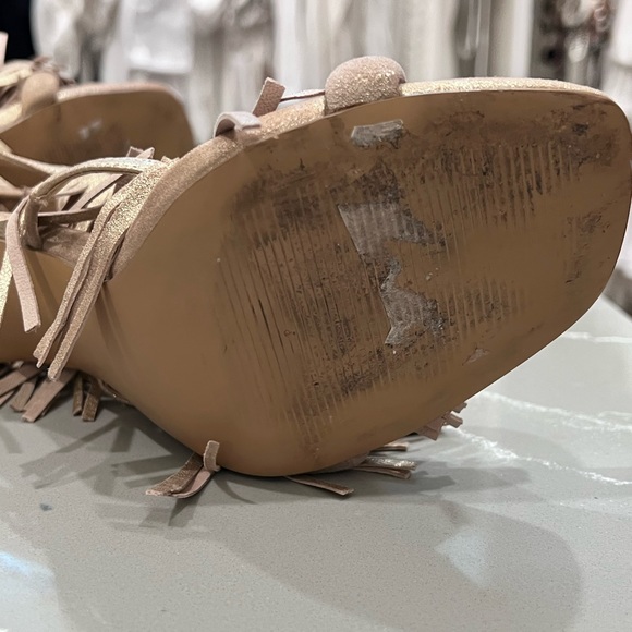 Gold Metallic Fringly-By Steve Madden - Picture 3 of 6